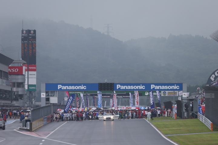 決勝レース: 間もなくスタート