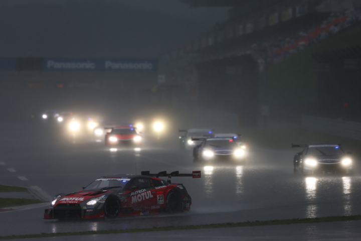 決勝レース: ロニー・クインタレッリ（GT500:MOTUL AUTECH GT-R）