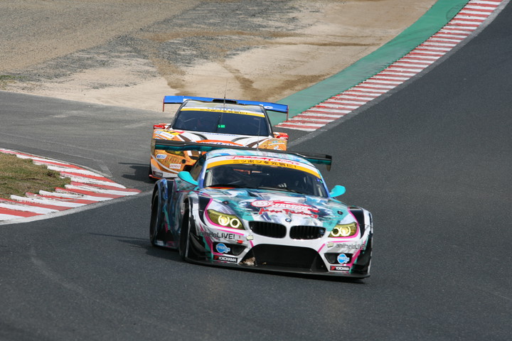 GT300クラス優勝は谷口信輝／片岡龍也組（グッドスマイル 初音ミク Z4）