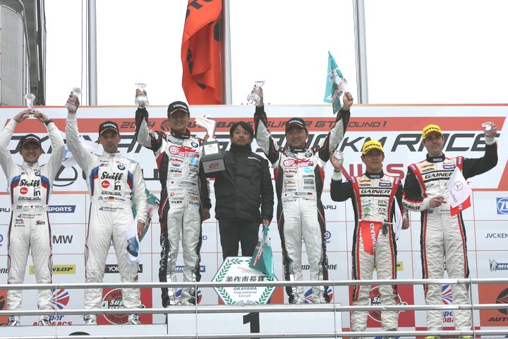 GT300クラスの暫定表彰式