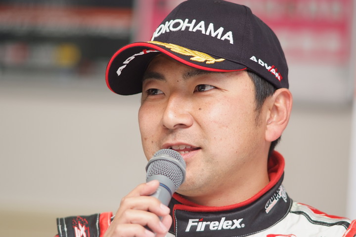 GT300クラス優勝の片岡龍也（グッドスマイル 初音ミク Z4）