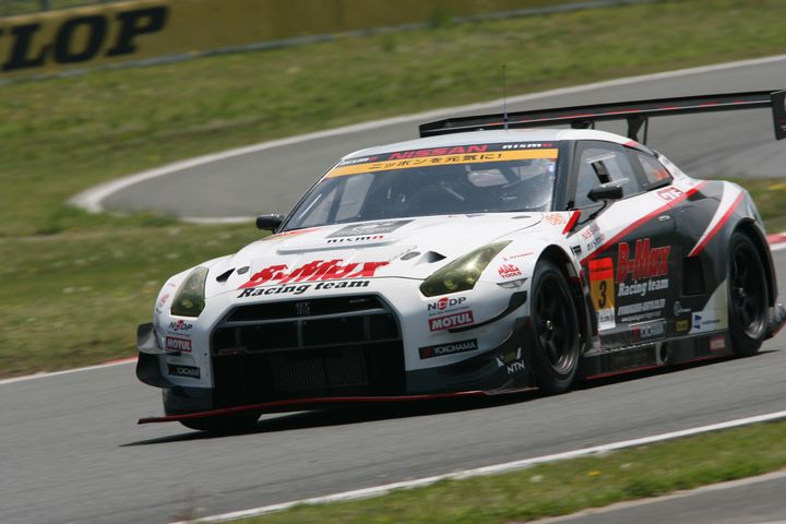 ノックアウト予選: GT300クラスポールポジションの星野一樹／ルーカス・オルドネス組（B-MAX NDDP GT-R）