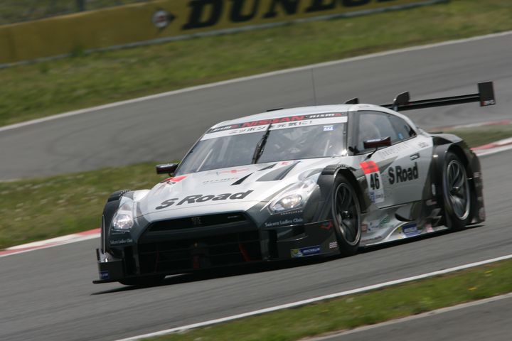 ノックアウト予選: GT500クラス2位の本山哲／柳田真孝組（S Road MOLA GT-R）