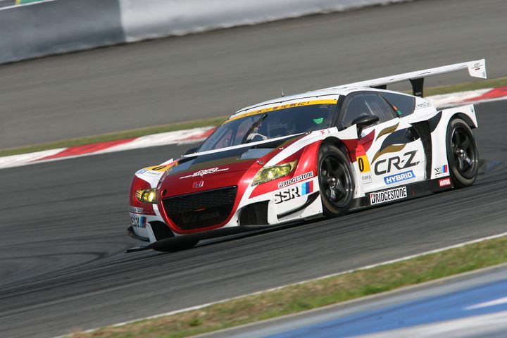 GT300クラス決勝3位は中山友貴／野尻智紀組（MUGEN CR-Z GT）