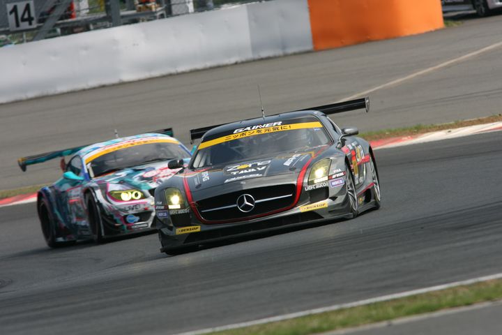 GT300クラス決勝2位は平中克幸／ビヨン・ビルドハイム組（GAINER DIXCEL SLS）