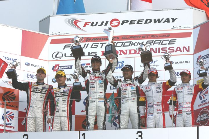 GT300クラスの暫定表彰式