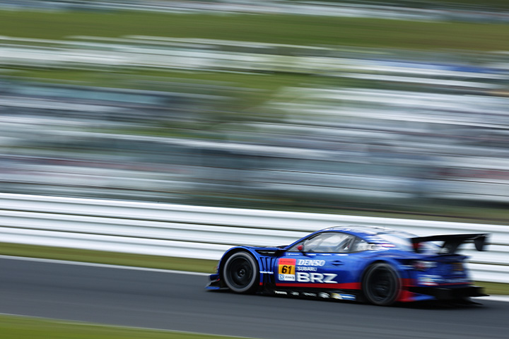 GT300クラスポールポジションは佐々木孝太／井口卓人組（SUBARU BRZ R&D SPORT）