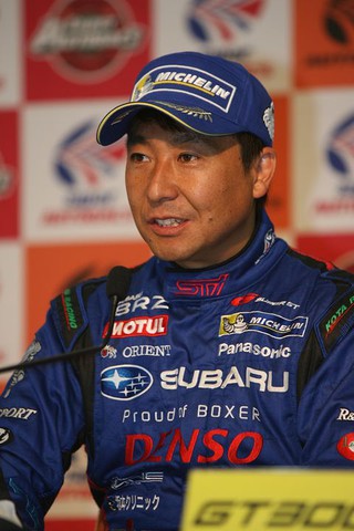 公式予選記者会見: GT300クラスポールポジションの佐々木孝太（SUBARU BRZ R&D SPORT）