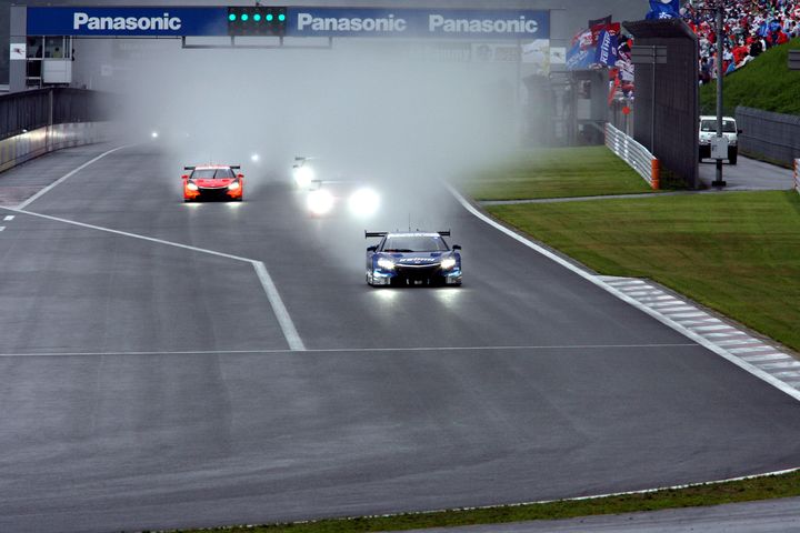 SCがピットインした直後のスタートシーン（GT500）