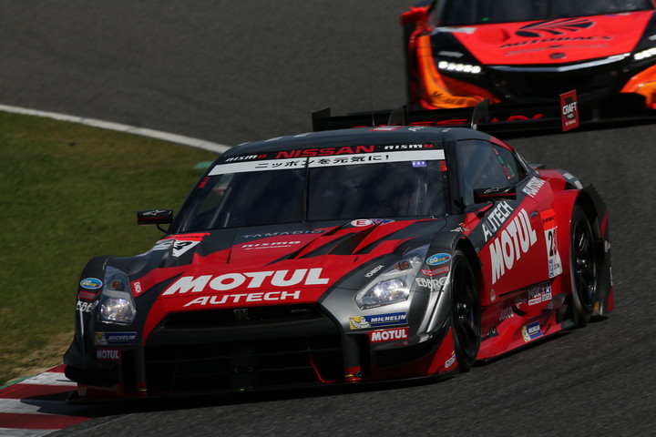 250km経過時点でGT500クラ3位を走る松田次生／ロニー・クインタレッリ組（MOTUL AUTECH GT-R）