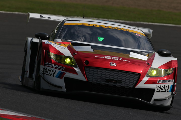 公式練習: GT300クラストップタイムは中山友貴／野尻智紀／道上龍組（MUGEN CR-Z GT）