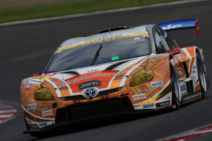 GT300クラス予選3位は新田守男／嵯峨宏紀／中山雄一組（OGT Panasonic PRIUS）