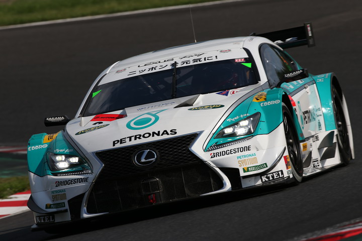 GT500クラスポールポジションは中嶋一貴／ジェームス・ロシター組（PETRONAS TOM'S RC F）
