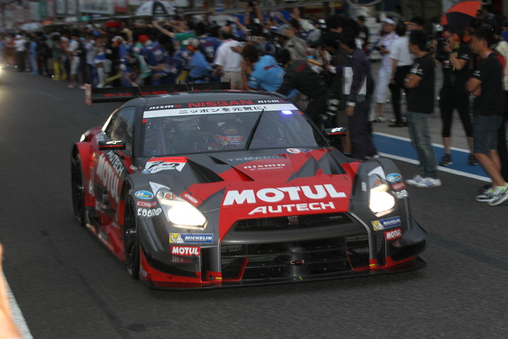 GT500クラス決勝2位の松田次生／ロニー・クインタレッリ組（MOTUL AUTECH GT-R）
