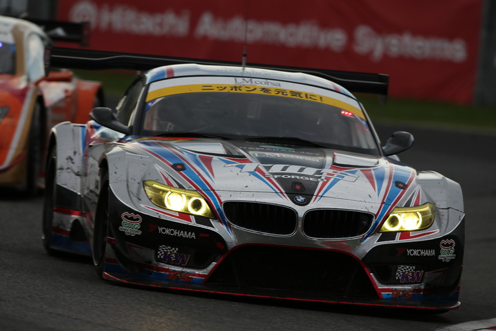 GT300クラス優勝は飯田章／吉本大樹組（TWS LM corsa BMW Z4）