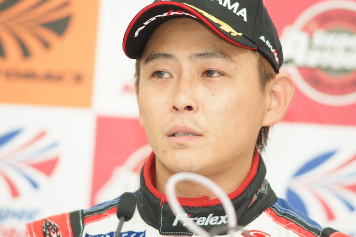 決勝記者会見: GT300クラスで優勝した吉本大樹（GT300:TWS LM corsa BMW Z4）