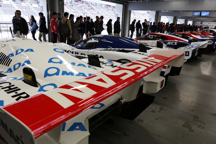 ずらりと並べられた日産、往年の名車