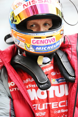 はニッサンのレースカーによるNISMO GPと銘打った模擬レースが行われた。ロニー・クインタレッリも間もなくマシンに搭乗