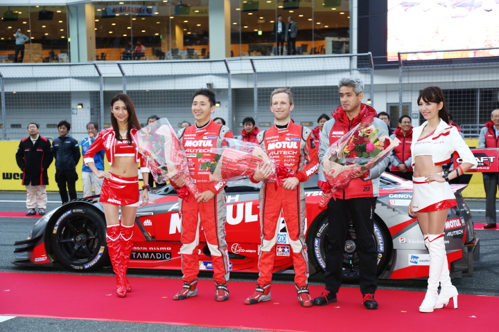 松田次生／ロニー・クインタレッリ組のGT500クラスチャンピオン獲得セレモニーが行われた