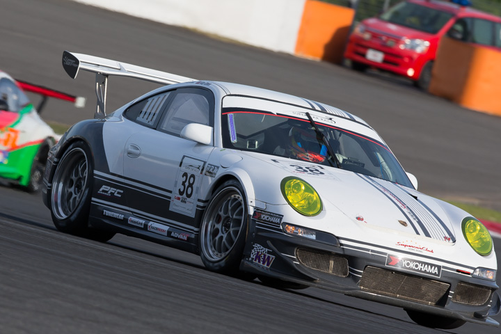 カテゴリー2決勝3位はアキ・ミヤザキ／スカイ・チェン組（TEAM KRM・FSRSR）