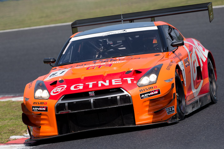 カテゴリーⅠポールポジションは白井剛／青木孝行組（GNET MAKERS ADVAN NISSAN GT-R）