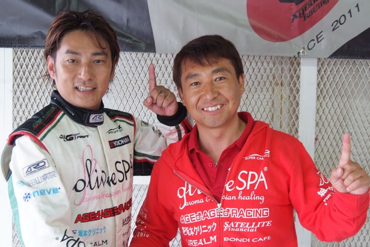 総合のポールポジションを獲得した佐々木孝太／ナオリュウ組（AGE-AGE-458）