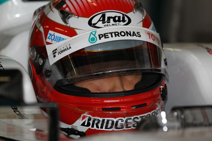 ノックアウト予選: ピットで待機する中嶋一貴（トムス）