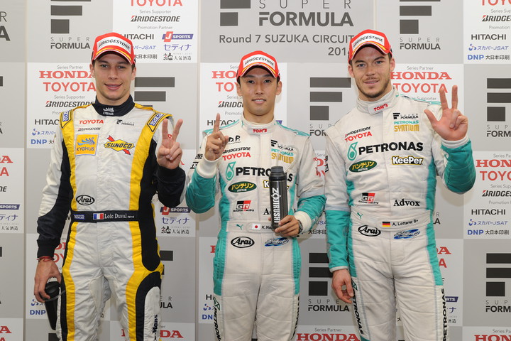 公式予選フォトセッション: レース2、上位3名のドライバー