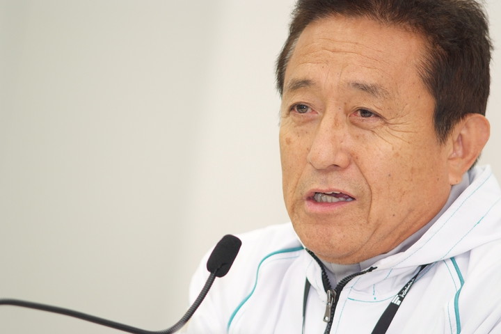 決勝レース2記者会見: 優勝チーム監督の舘信秀氏（PETRONAS TEAM TOM'S）