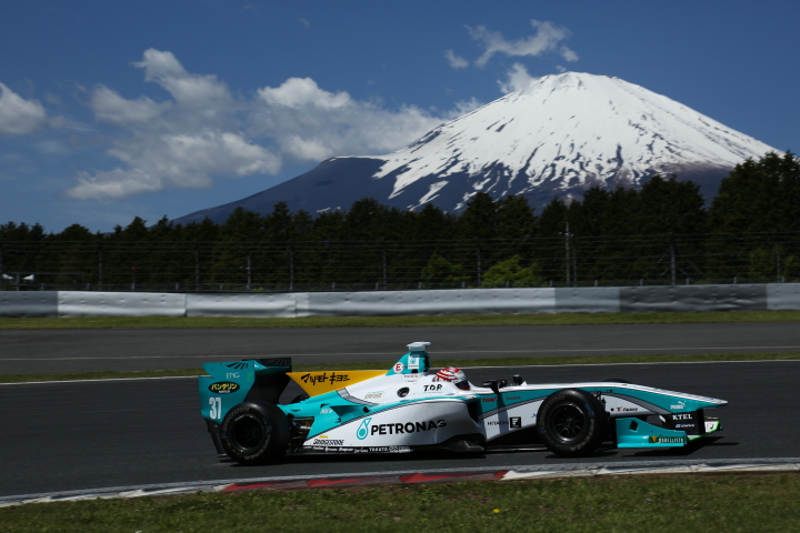 フリー走行: 中嶋一貴（PETRONAS TOM’S SF14）