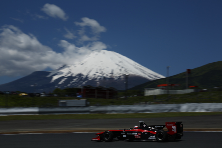 フリー走行: クマール・ラム・ナレイン・カーティケヤン（Lenovo TEAM IMPUL SF14）