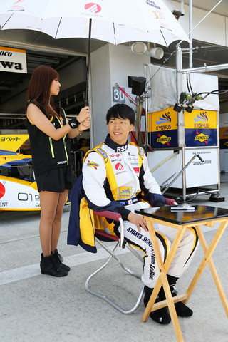 ピットウォーク: 誰も来てくれない？ 平川亮（ACHIEVEMENT Team KYGNUS SUNOCO SF14）