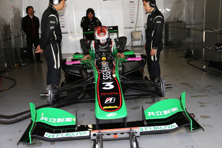 公式予選: ジェームス・ロシター（フジ・コーポレーション KONDO SF14）