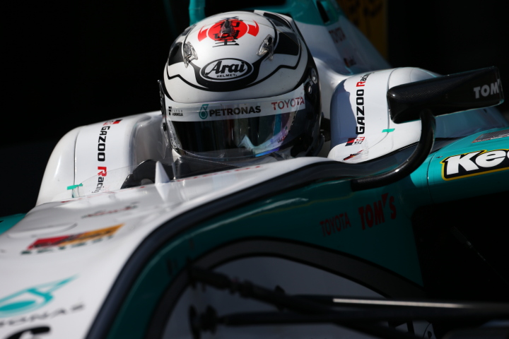 決勝レース1: アンドレ・ロッテラー（PETRONAS TOM’S SF14）