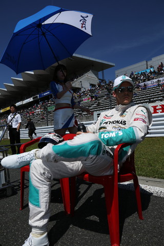 決勝レース1: アンドレ・ロッテラー（PETRONAS TOM’S SF14）