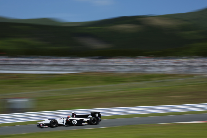 決勝レース1: ヴィタントニオ・リウッツィ（HP SF14）