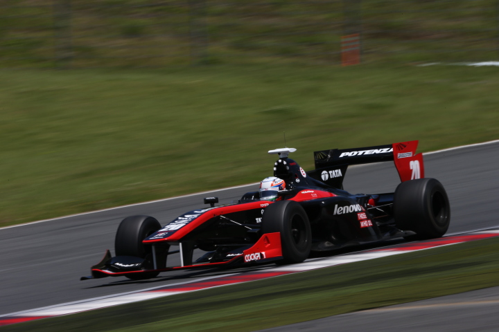 決勝レース1: クマール・ラム・ナレイン・カーティケヤン（Lenovo TEAM IMPUL SF14）