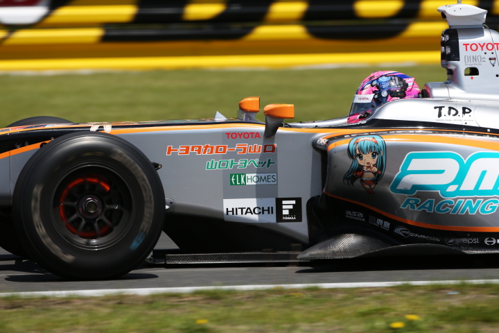 決勝レース1: 国本雄資（P.MU/CERUMO・INGING SF14）