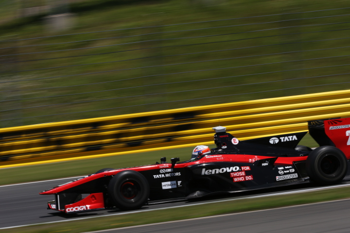 決勝レース1: クマール・ラム・ナレイン・カーティケヤン（Lenovo TEAM IMPUL SF14）