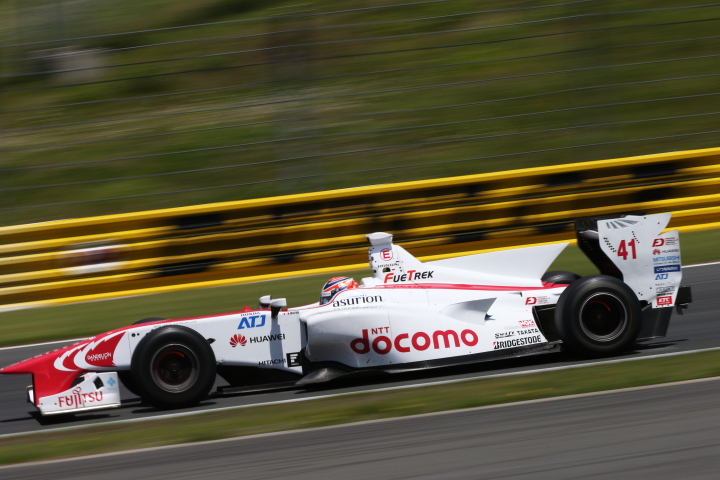 決勝レース1: 武藤英紀（DOCOMO DANDELION M41Y SF14）