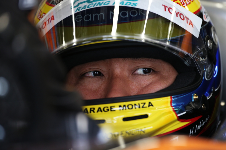 決勝レース2: 石浦宏明（P.MU/CERUMO・INGING SF14）