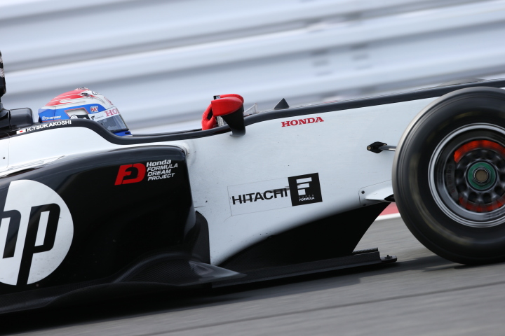 決勝レース2: 塚越広大（HP SF14）