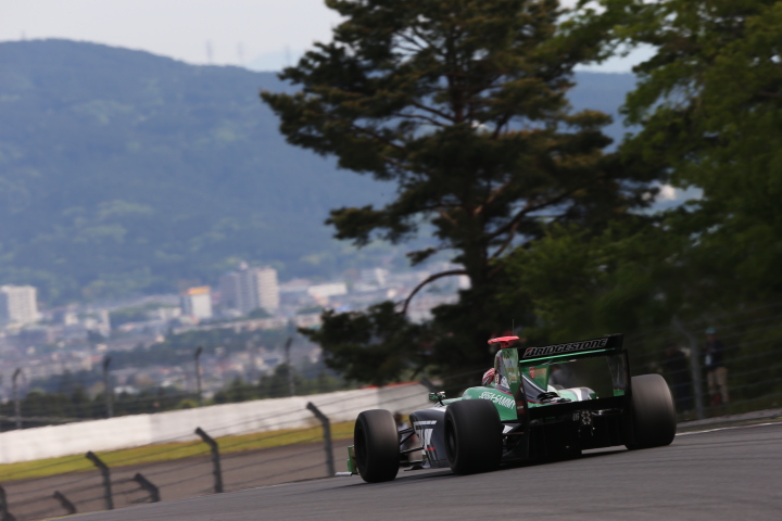 決勝レース2: ジェームス・ロシター（フジ・コーポレーション KONDO SF14）