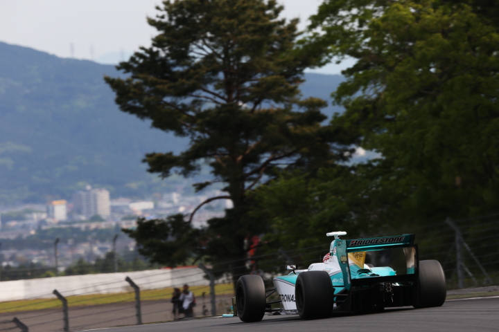 決勝レース2: 中嶋一貴（PETRONAS TOM’S SF14）