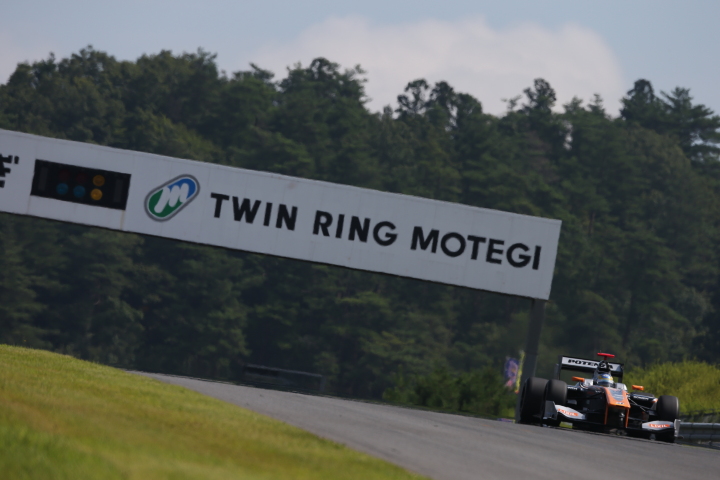 サーキットサファリ: 石浦宏明（P.MU/CERUMO・INGING）