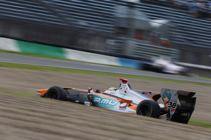 ノックアウト予選: 石浦宏明（P.MU/CERUMO・INGING）