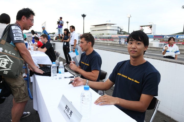 キッズピットウォーク: 平川亮（KYGNUS SUNOCO Team LeMans）