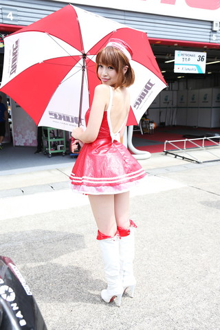 ピットウォーク: レースクイーン