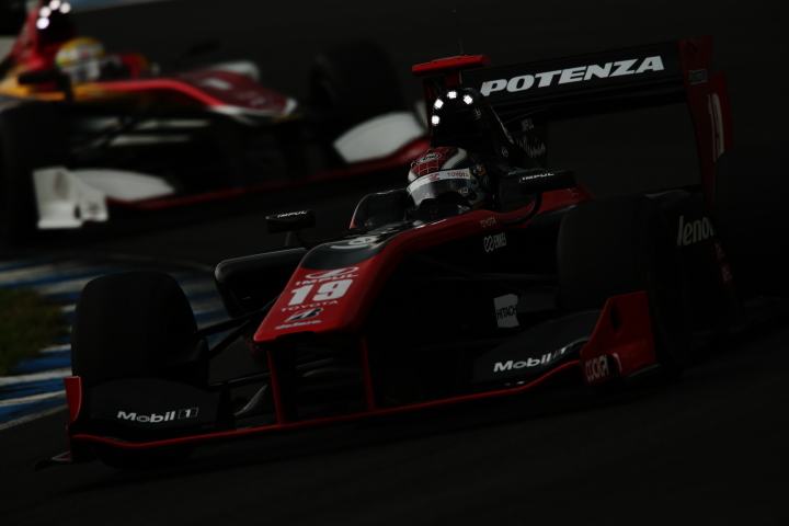 決勝レース: ジョアオ・パオロ・デ・オリベイラ（Lenovo TEAM IMPUL）