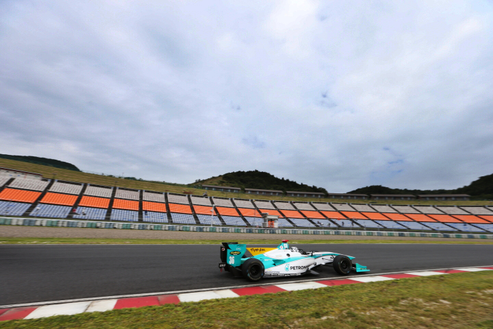 フリー走行1回目: アンドレ・ロッテラー（PETRONAS TEAM TOM'S）